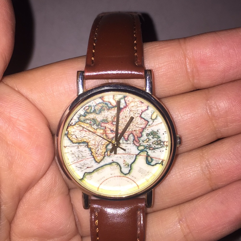 🚨Genuine leather world 🌎 map watch From UO🚨